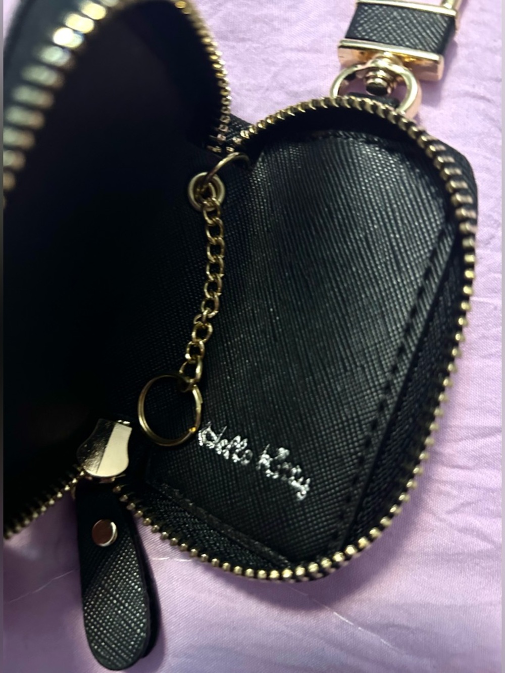 Hello Kitty Keyholder Case - Picture 4 of 6